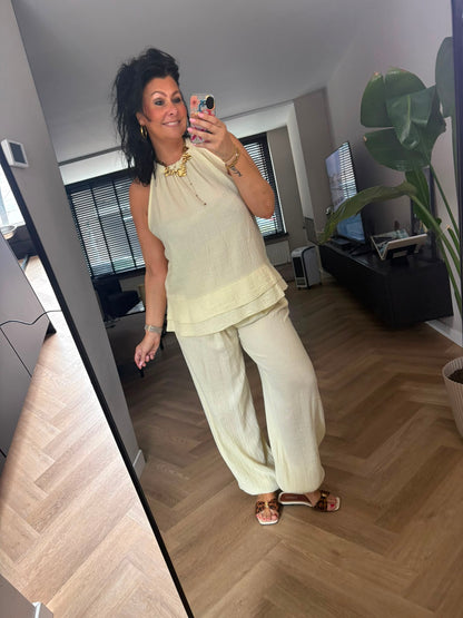 Two Piece Madelief Geel
